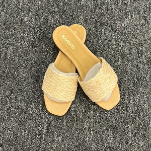 Kaanas Sandals